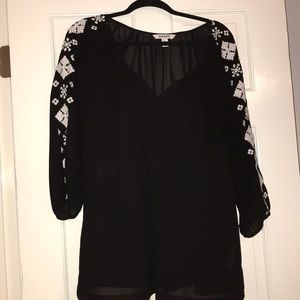Old Navy XL Shear Embroidered Sleeve Top